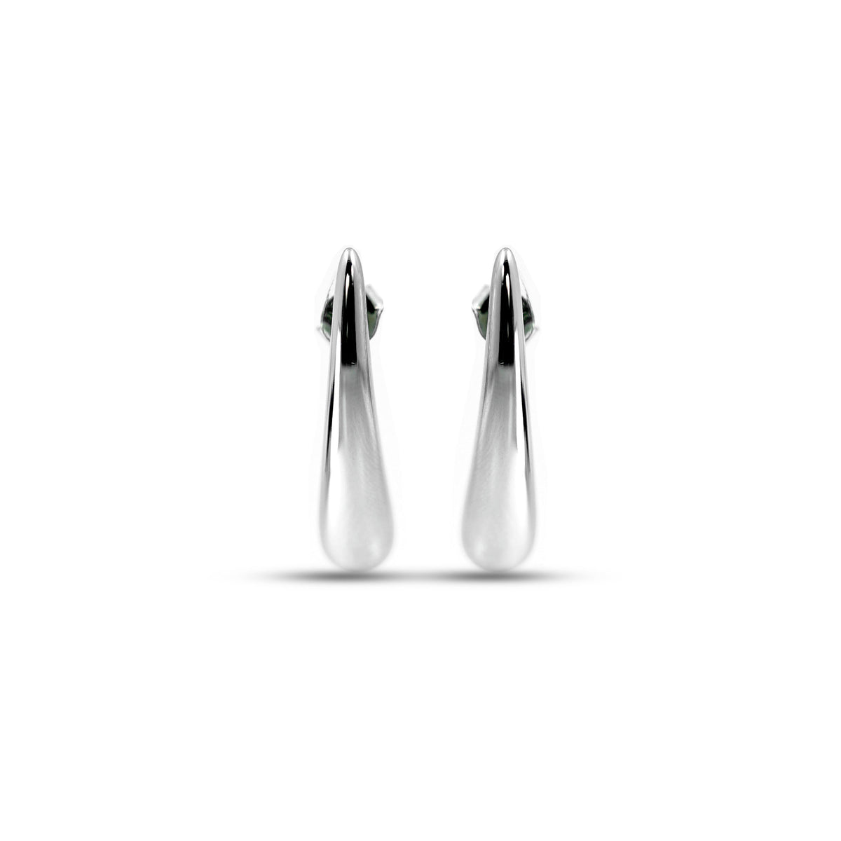 Chandrika curve stud