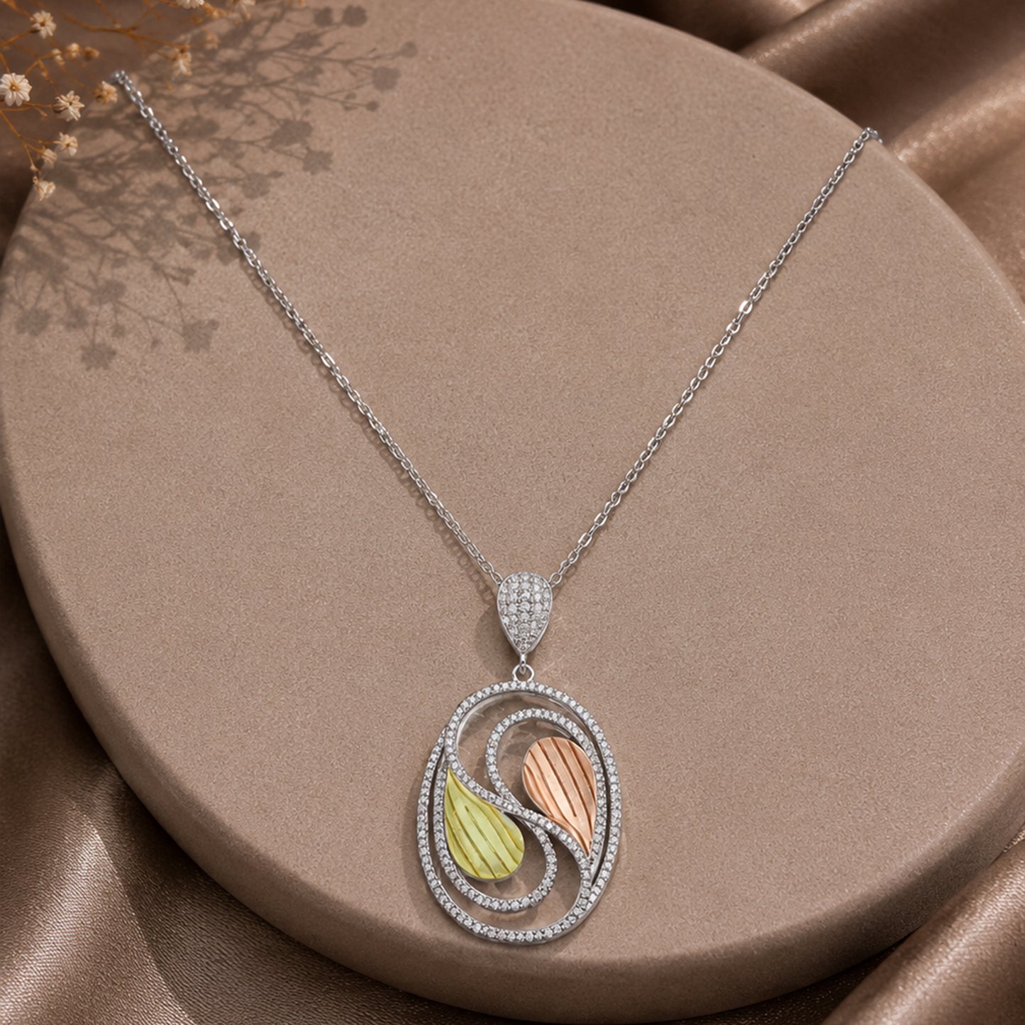Zorelle Dual Pendant